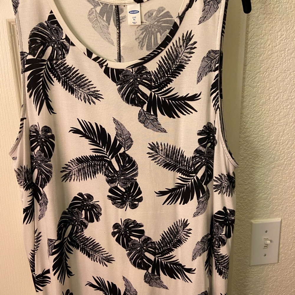 Old Navy top